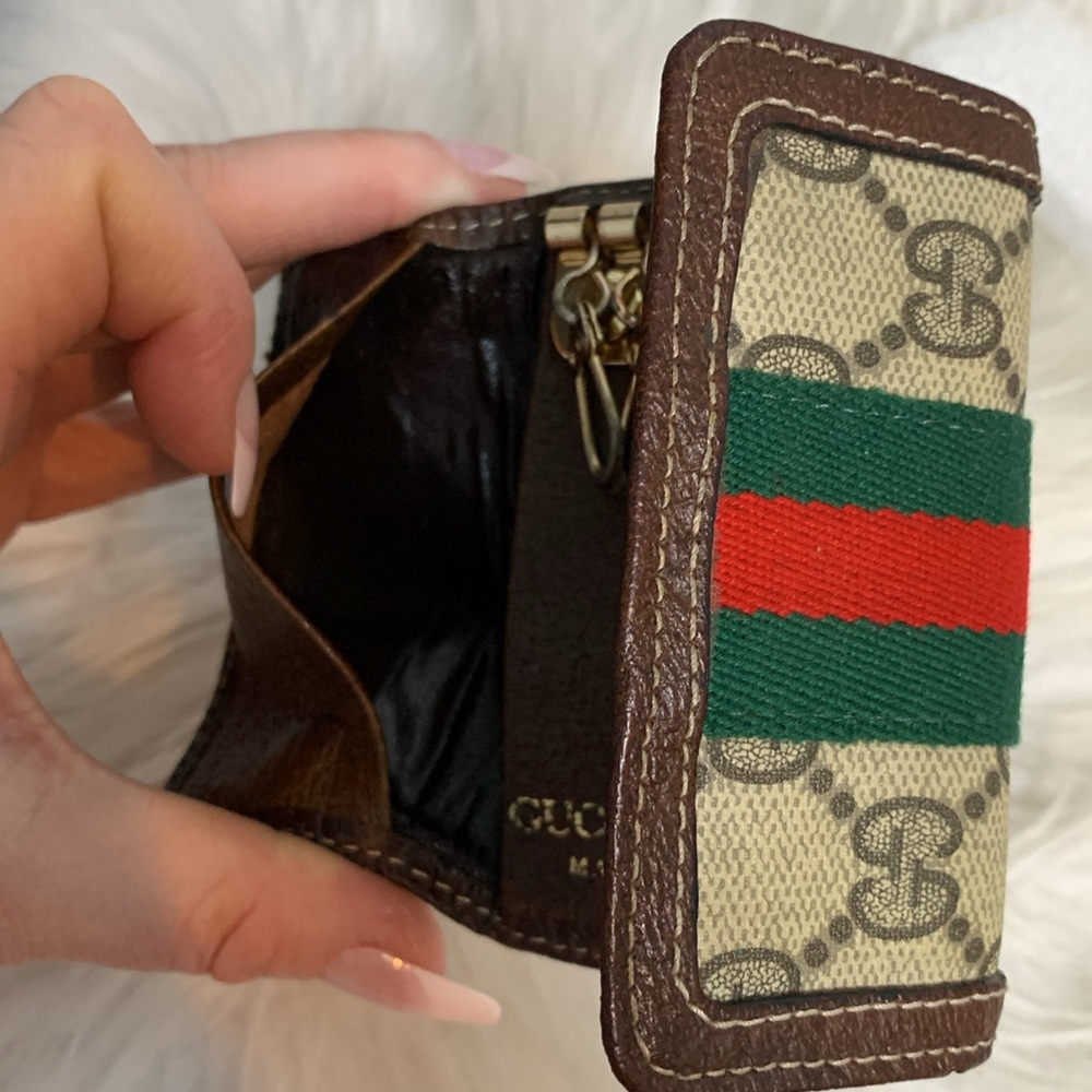 Gucci Beige GG Canvas Key & Card Holder with Brown Trim and Green/Red Stripe - Picture 13 of 16